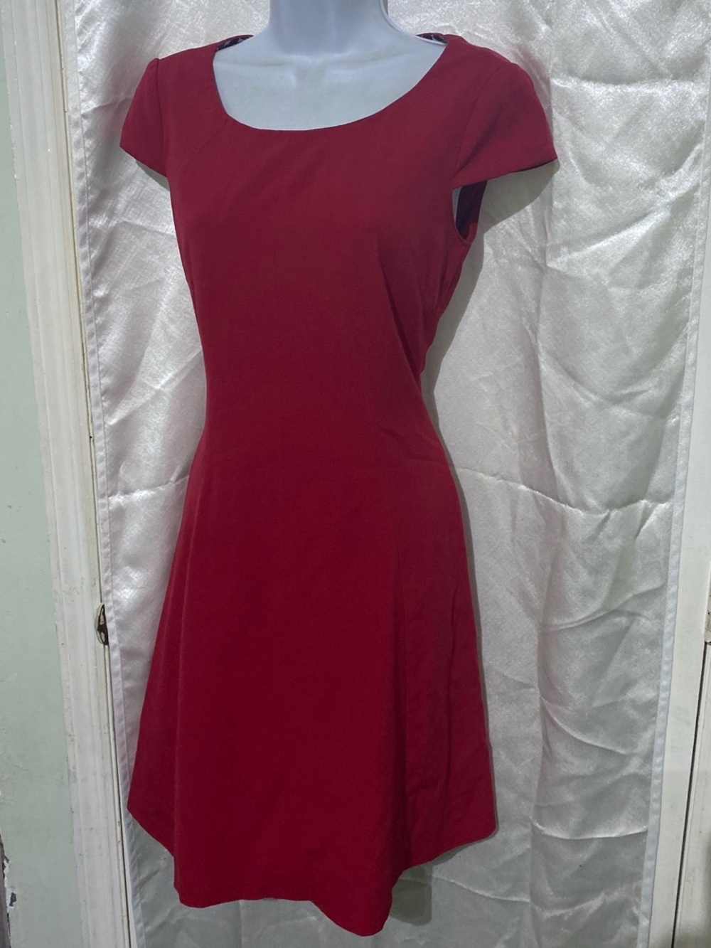 Tahari Red Cap-Sleeve Midi Dress